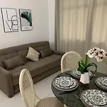 Apto Na Av Brasil Frente Ao Shopping,4Min Da Praia